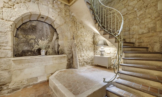 Lormont House | Holiday Home 'La Maison Du Vieux Lormont' with Private Terrace