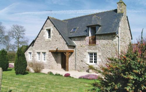 Quemper-Guezennec House | Holiday Home Le Pradou