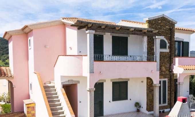 Limpiddu Apartment | Holiday Home 'Limpiddu 5' with Mountain View and Shared Garden