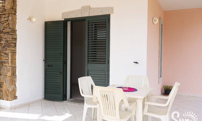 Limpiddu House | Holiday Home 'Limpiddu 6' with Mountain View, Shared Garden and Balcony
