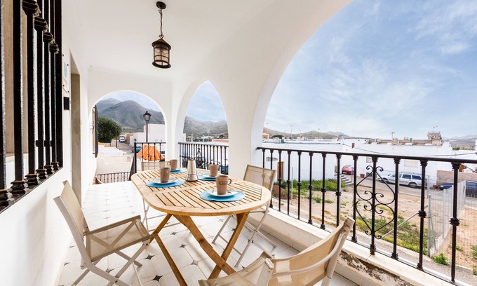 El Pozo de los Frailes House | Holiday Home 'Loli 1' with Private Terrace and Air Conditioning