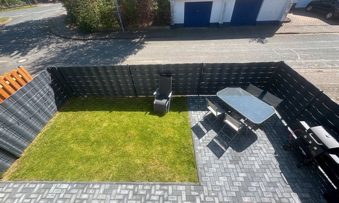 Hildesheim District House | Holiday Home 'M Und S - Landidyll Am Weiher' with Lake View, Private Terrace and Wi-Fi