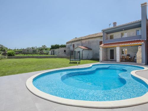Bratulici House | Holiday Home Mario 2 by Interhome