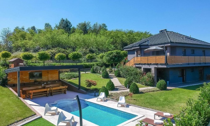 Bosiljevo House | Holiday Home Mia by Interhome