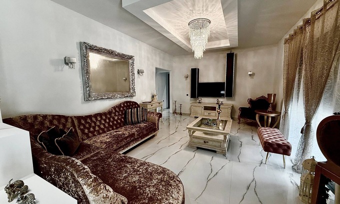 Parelia House | Holiday Home 'Moonlit Olives' with Shared Terrace, Wi-Fi and Air Conditioning