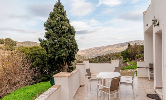 Kapparia House | Holiday Home 'Moraki Apartment 1 Andros' with Private Terrace, Shared Garden and Wi-Fi