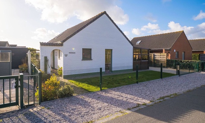 Middelkerke House | Holiday Home near Dunes and Sea Dyke