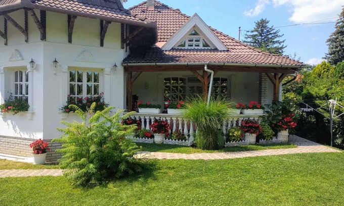 Siofok-Szabadifurdo House | Holiday home near beach