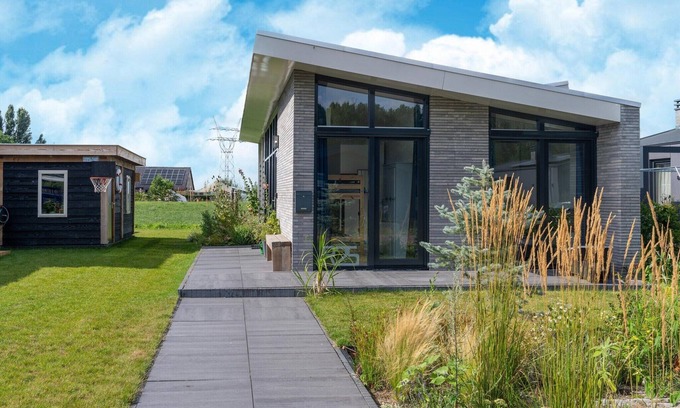 Vleteren House | Holiday Home near Kaag Lakes
