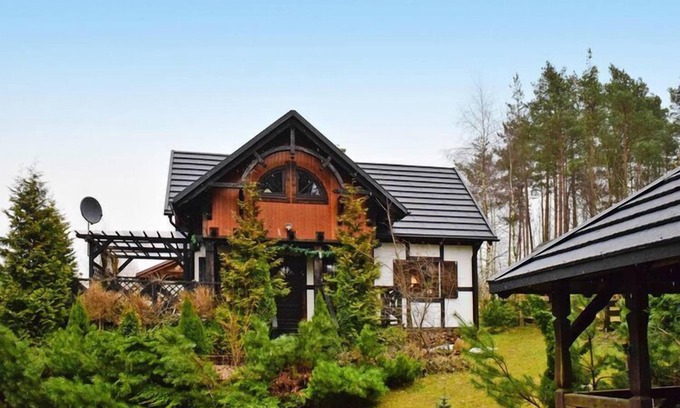Sikorzyno House | Holiday Home near Lake Dabrowskie