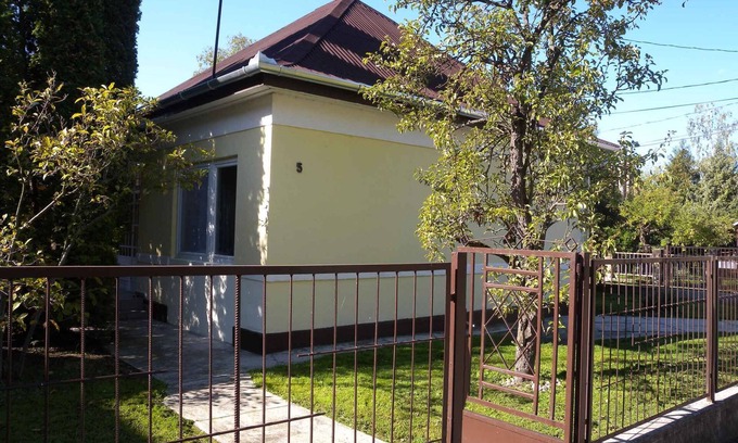 Balatonkeresztur House | Holiday home only 150 m away from Lake Balaton