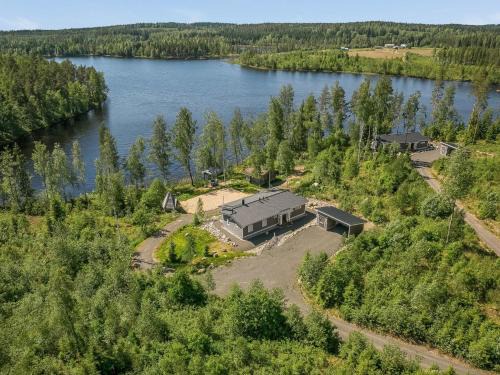 Hirvensalmi House | Holiday Home Riemukaari by Interhome