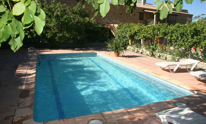 Pozo Alcon House | Holiday Home 'Rural Fábrica Del Azúcar 1' with Mountain View, Wi-Fi and Air Conditioning