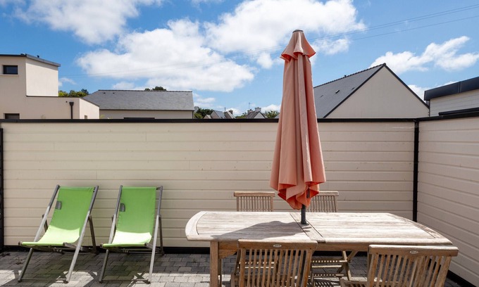 Pleumeur-Bodou House | Holiday Home 'Ty Ker' with Private Terrace
