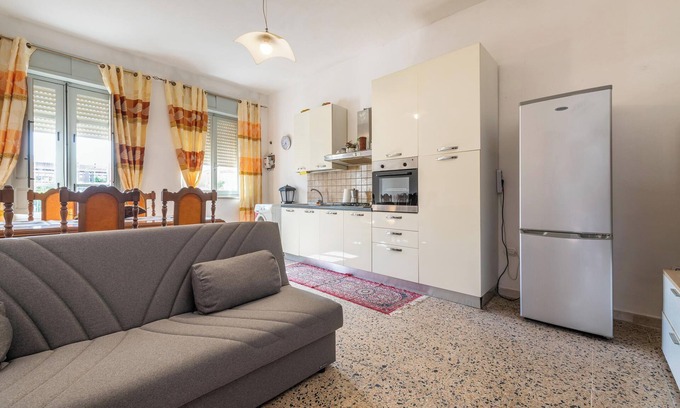 Villa San Pietro House | Holiday Home Villetta Luisa with Mountain View & Terraces