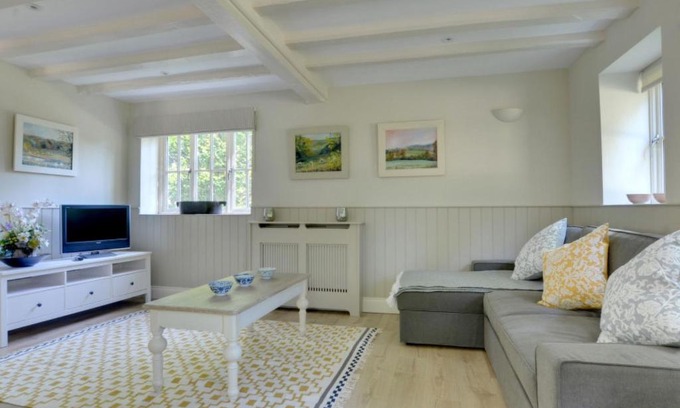 Leigh House | Holiday Home Valley View by Interhome