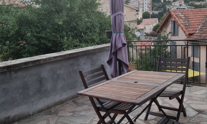Guiselle House | Holiday Home 'Venaco' with Shared Terrace, Wi-Fi and Air Conditioning