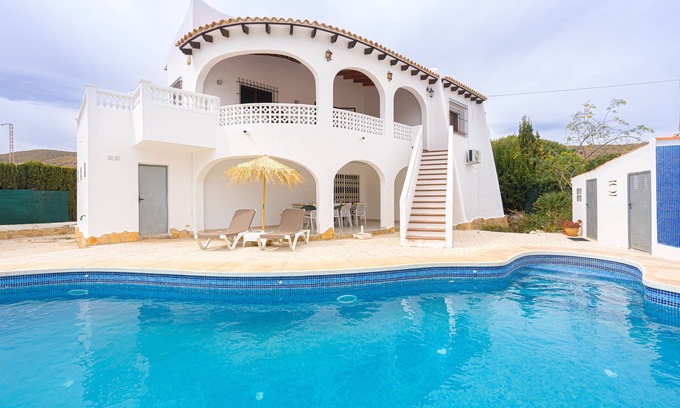 Coveta Fuma Villa | Holiday Home 'Villa Mellizo' with Private Pool, Wi-Fi and Air Conditioning