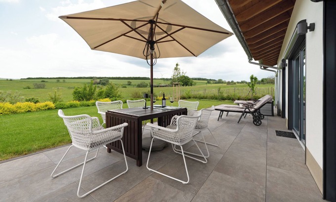 Leisel House | Holiday Home "Waldwasserhaus Leisel" with Mountain View, Private Terrace & Wi-Fi