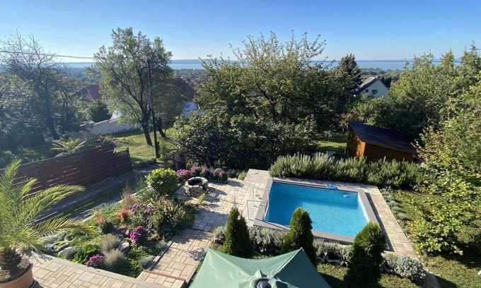 Vonyarcvashegy House | Holiday home with view and pool