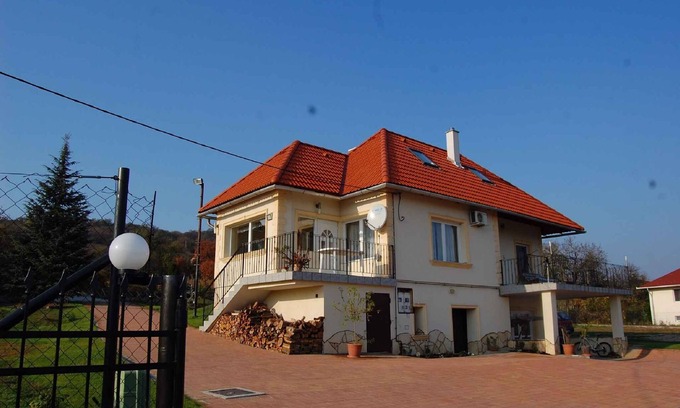 Balatonalmadi House | Holiday home with outdoor pool and panorama