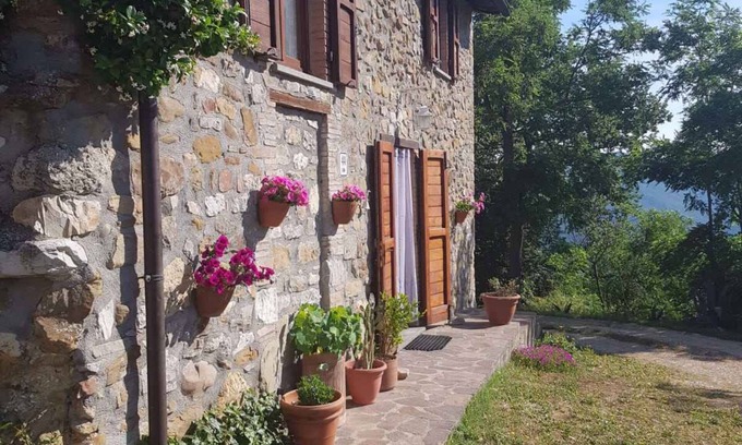 Orvieto House | Holiday home with internet, and large green garden