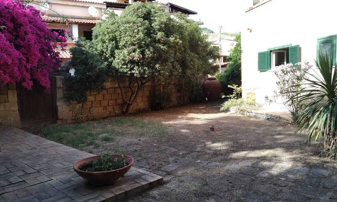 Capo Rizzuto Villa | Holiday Home with Garden in front of the pine forest and the beach!