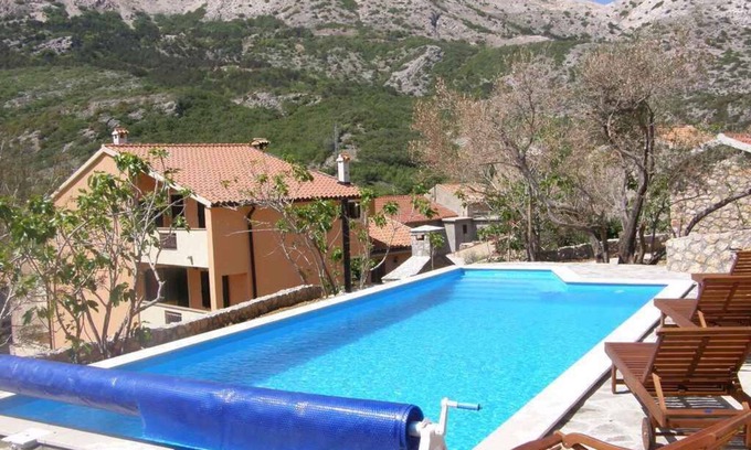 Draga Bascanska House | Holiday home with pool