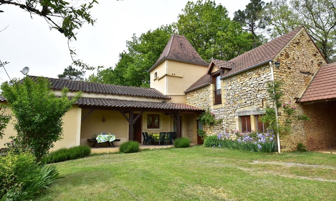 La Masse House | Holiday home with private garden