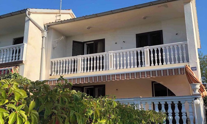 Klimno House | Holiday home With sea views and air conditioning and 50 meters away to the beach