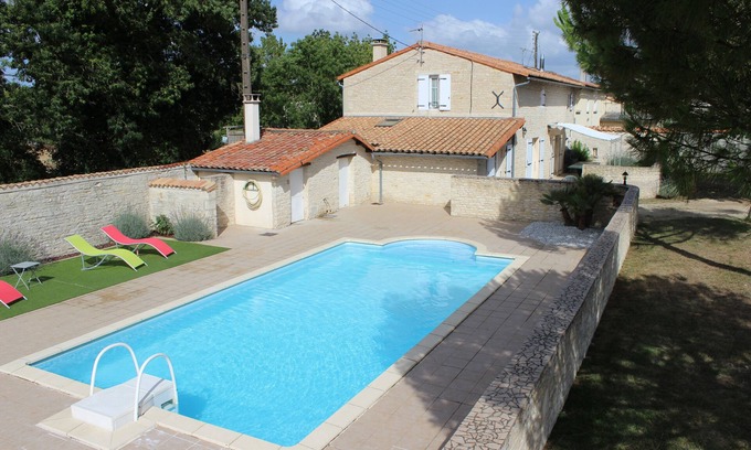 Prisse-la-Charriere House | Holiday house "La Marquise" 8 to 10 people