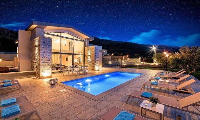Mathes House | Holiday house Yeoryioupolis Kriti for 1 - 45 persons with 15 bedrooms - Holiday house