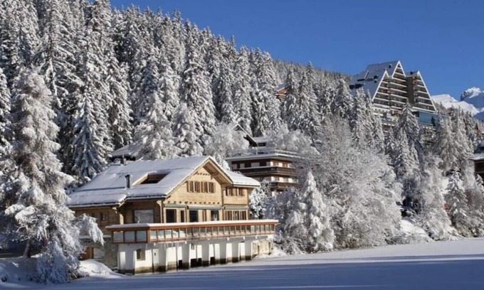 Montana Ski Chalet | Holiday house Crans-Montana (Ort) for 1 - 12 persons with 4 bedrooms - Holiday house