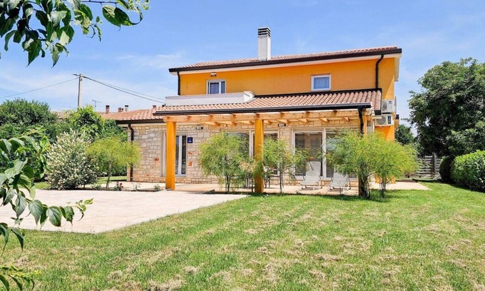 Dajla House | Holiday house Dajla for 1 - 8 persons with 4 bedrooms - Holiday home