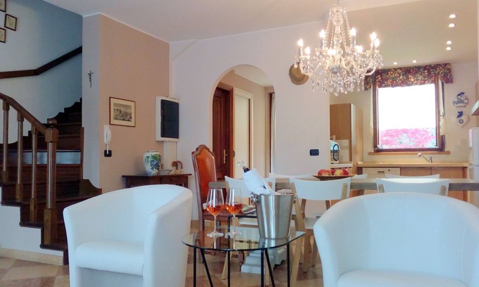 Montioni Villa | Holiday house Danny in Lazise, ​with garden, parking, Internet, whirlpool