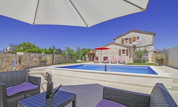 Cokuni House | Holiday house Dolores * fenced garden, private pool, BBQ, free WiFi