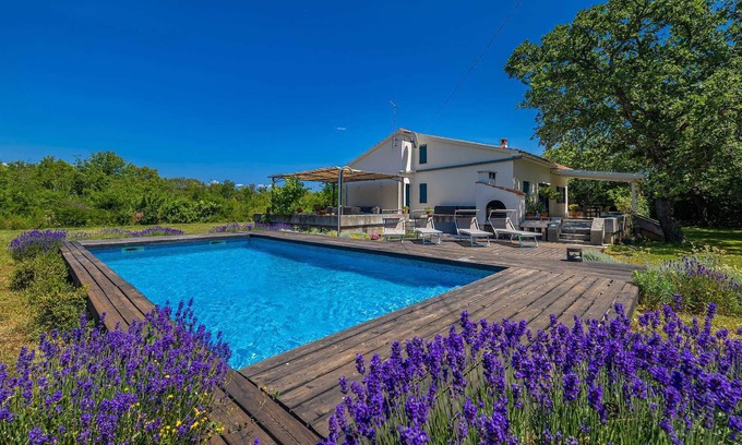 Garica House | Holiday house GARICA with spacious garden