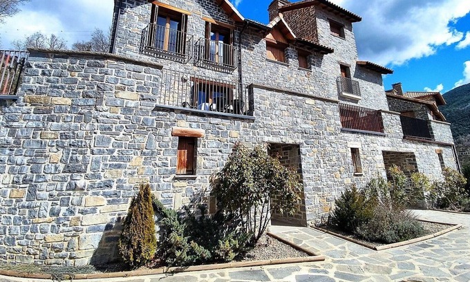 Gavin House | Holiday house Gavin for 1 - 7 persons with 3 bedrooms - Twin house
