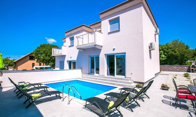 Skrbcici Villa | Holiday house Green with Pool