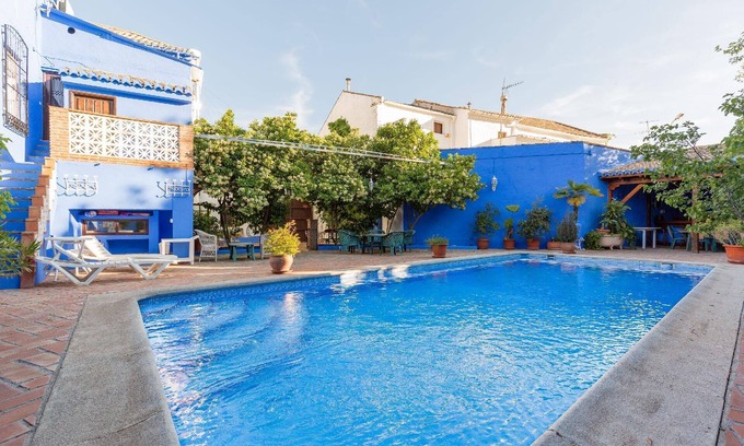 Illora House | Holiday house Illora for 1 - 14 persons with 6 bedrooms - Holiday home