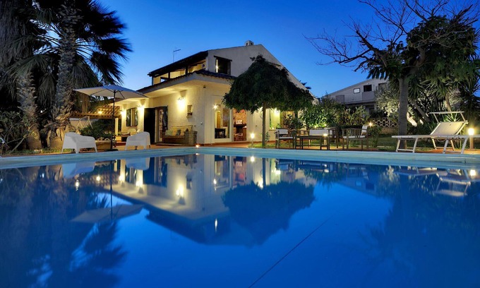 Marina di Ragusa House | Holiday house Marina di Ragusa for 1 - 12 persons with 4 bedrooms - Luxury holiday home