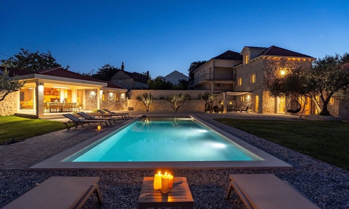 Zmijavci Villa | Holiday house Mara with 4 bedrooms, private pool, summer kitchen, panoramic valley views