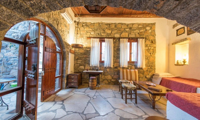 Mavrikiano House | Holiday house Plaka for 1 - 5 persons with 1 bedroom - Twin house