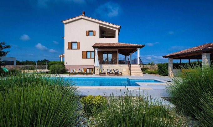 Stokovci House | Holiday house Svetvinčenat for 2 - 10 persons with 4 bedrooms - Row house