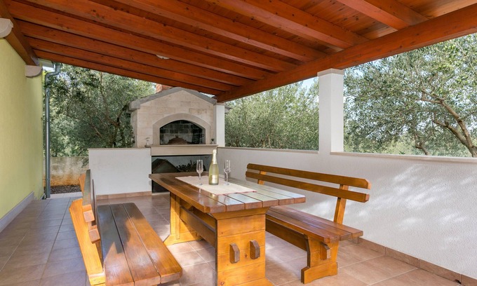 Mirce House | Holiday house with a parking space Mirca, Brač (K-22257)