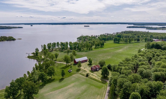 Lidhult House | Holiday house with panoramic view of the lake Bolmen | SE06006