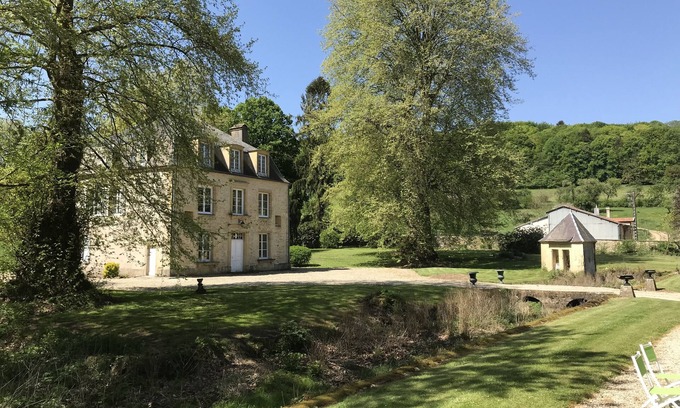 Tailly Other | Holiday in a property in a valley. Heated pool