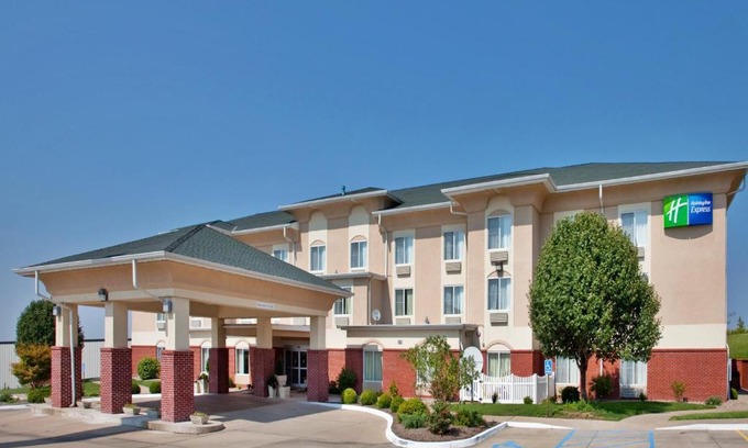 Boonville Hotel | Holiday Inn Express Boonville by IHG