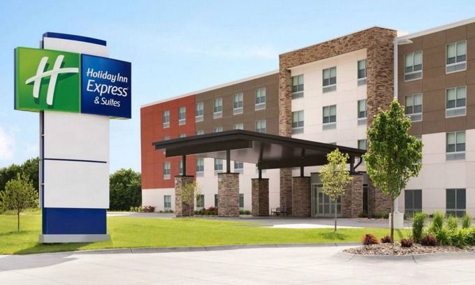 Lockport Hotel | Holiday Inn Express Buffalo NE Lockport by IHG