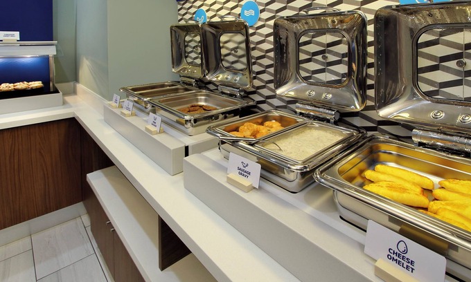 Garden City Hotel | Holiday Inn Express Garden City East by IHG